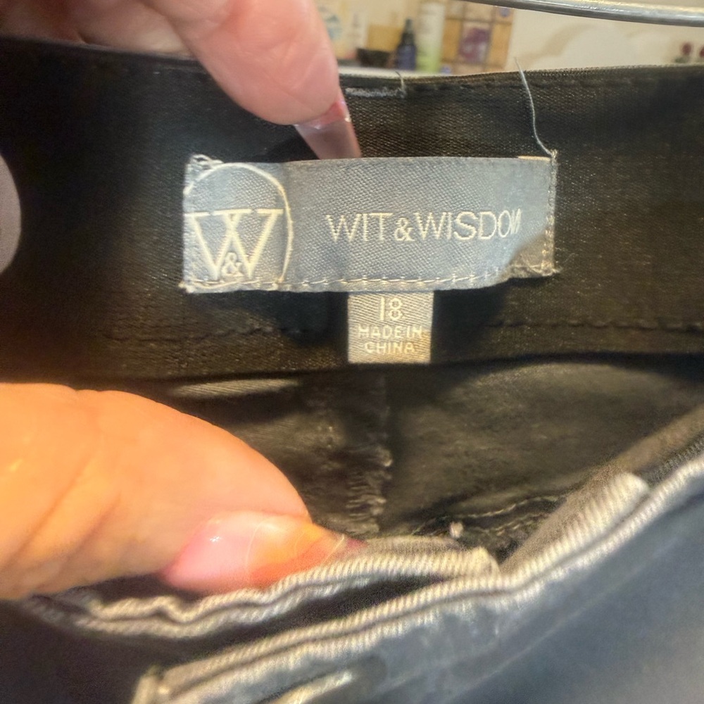 Wit & Wisdom Gray High-Rise Bermuda Shorts - Picture 7 of 13